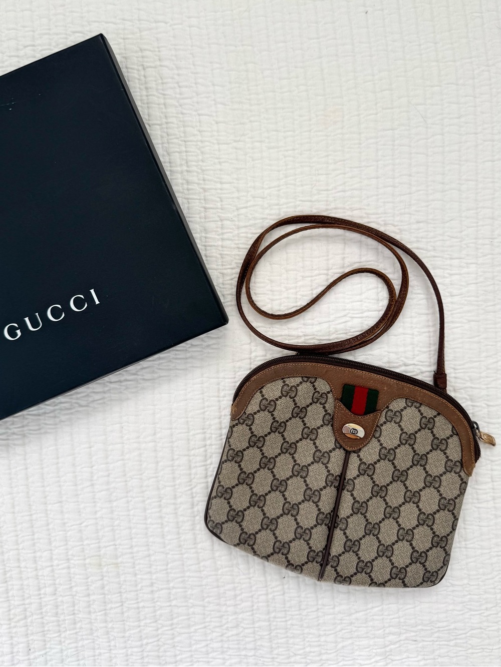 Vintage Gucci GG Supreme Sherry Web Crossbody Bag